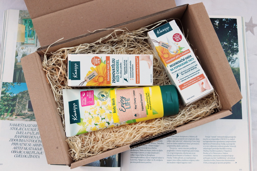 Kneipp Foot Care mast na zrohovatělou kůži a krém na popraskané paty + sprchový gel Enjoy Life